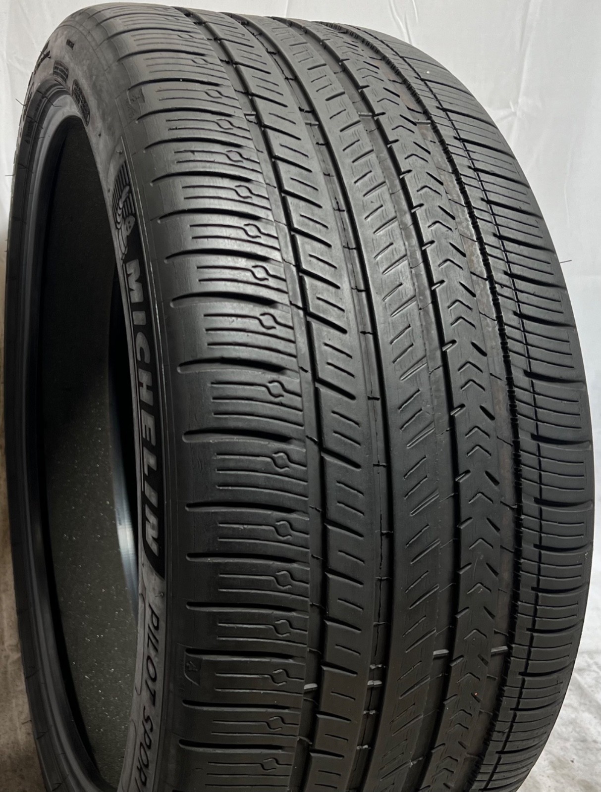 1 - HL 275/35R22 XL (107V) Michelin Pilot Sport All Season 4 Acoustic (MO1) 9119