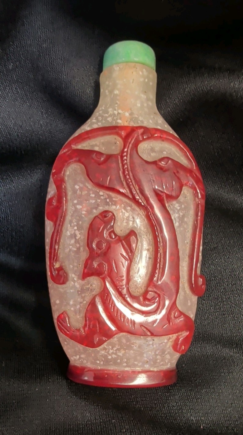 Qing Dynasty Red Snowflake Glass Snuff Bottle Chinese Overlay Qing Dynasty Red Snowflake Glass Snuff Bottle Chinese Overlay