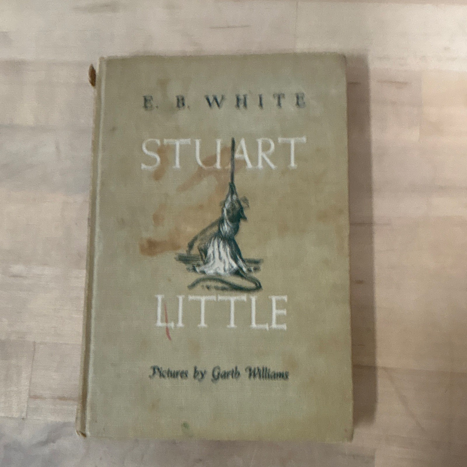 E. B. White Stuart Little Hardcover Illustrated Garth Williams Harper