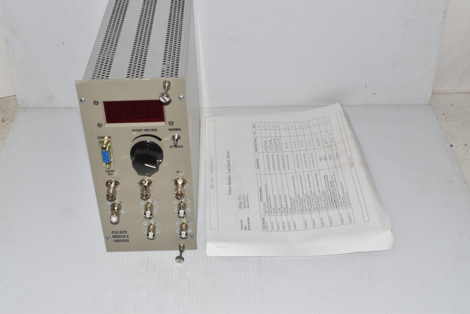 MDS SCIEX 1005960 PULSER NIM BIN MODULE - NEW?    (WXA79)