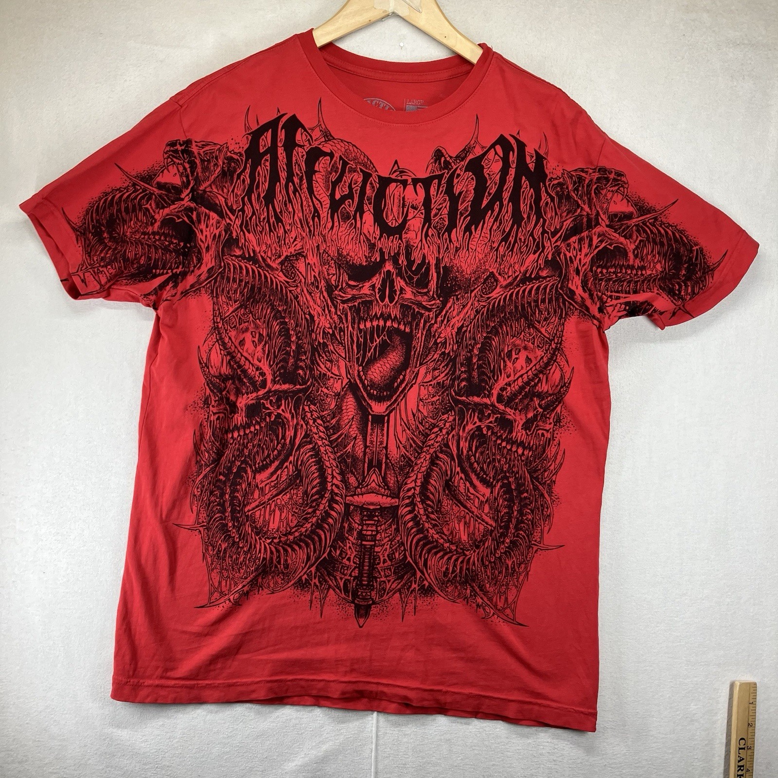 Affliction Live Fast Caustic Abyss Red Skull Snakes Graphic Crew Neck Tee Large Affliction Live Fast Caustic Abyss Red Skull Snakes Graphic Crew Neck Tee Large