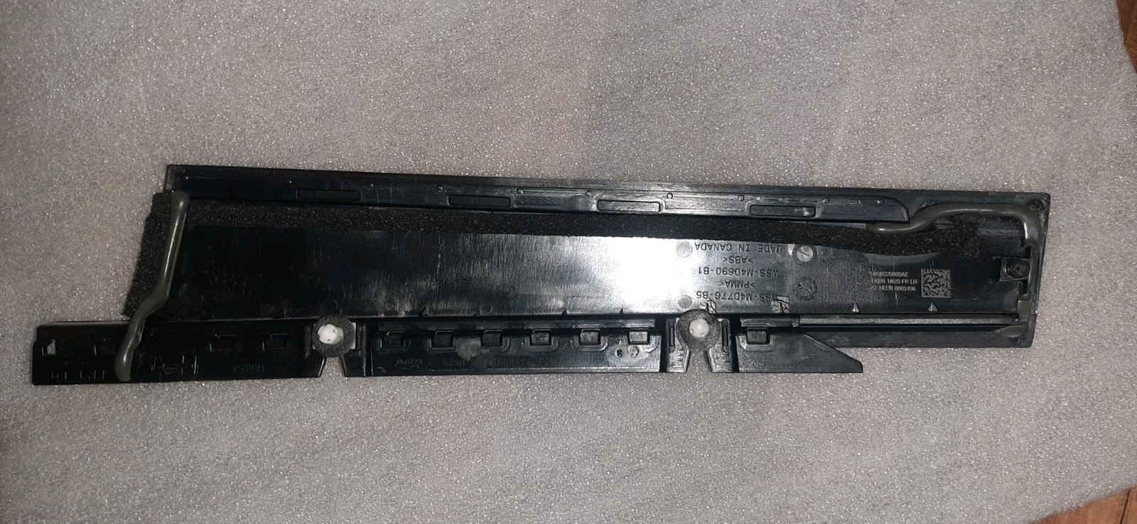 Ford Parts LB5B-S20899-AE OEM Moulding Like New 20-26 Explorer