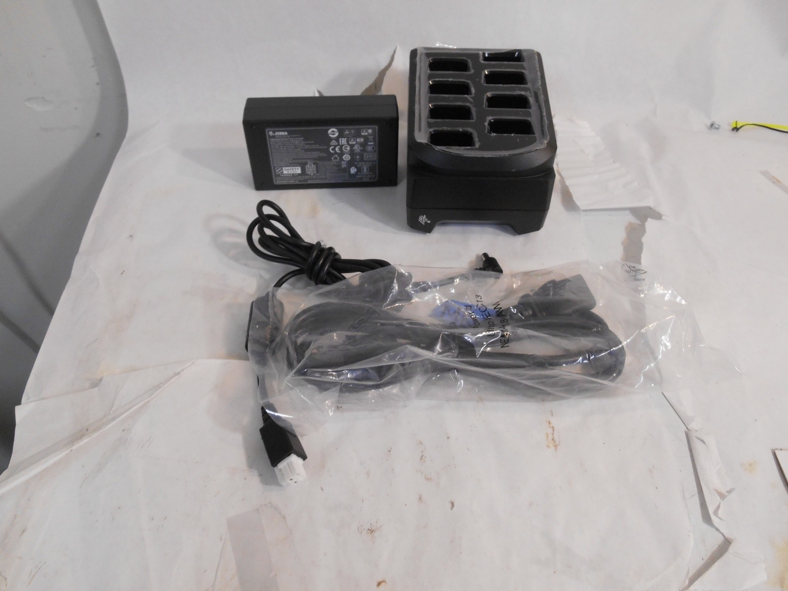 Zebra SAC-RS51-8SCHG-01  8-Slot Battery Charger for RS5100 Series & PWR &Cord.