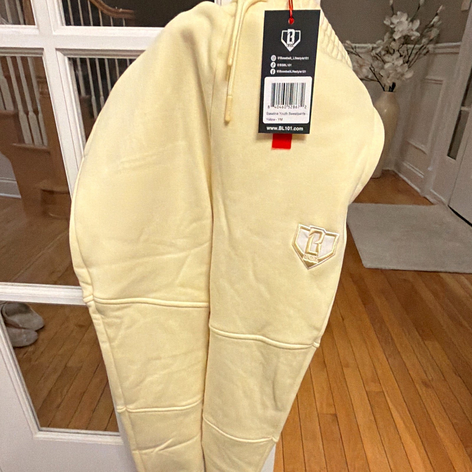 NEW Baseball Lifestyle 101 Youth Sweatpants M Yellow Fleece Elastic Drawstring NEW Baseball Lifestyle 101 Youth Sweatpants M Yellow Fleece Elastic Drawstring