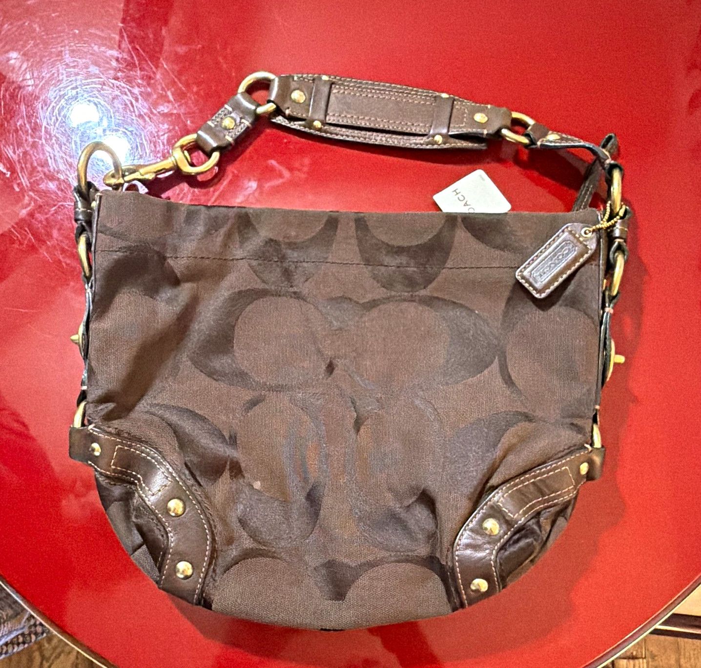 Coach Women\'s Signature Logo Shoulder Bag Brown Zip Top Gold Hardware Pockets Coach Women\'s Signature Logo Shoulder Bag Brown Zip Top Gold Hardware Pockets