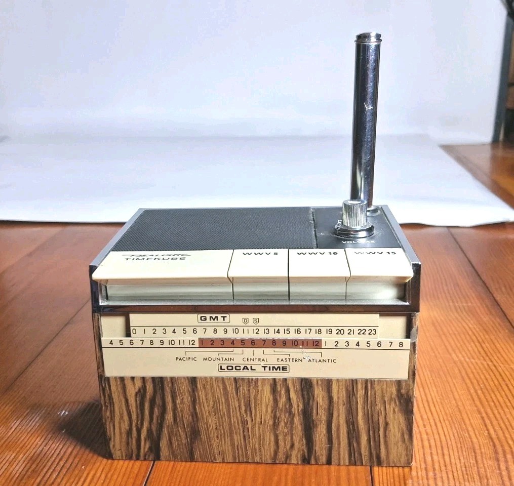 Realistic Radio Shack  Timekube WWV Vintage Radio Shack Works