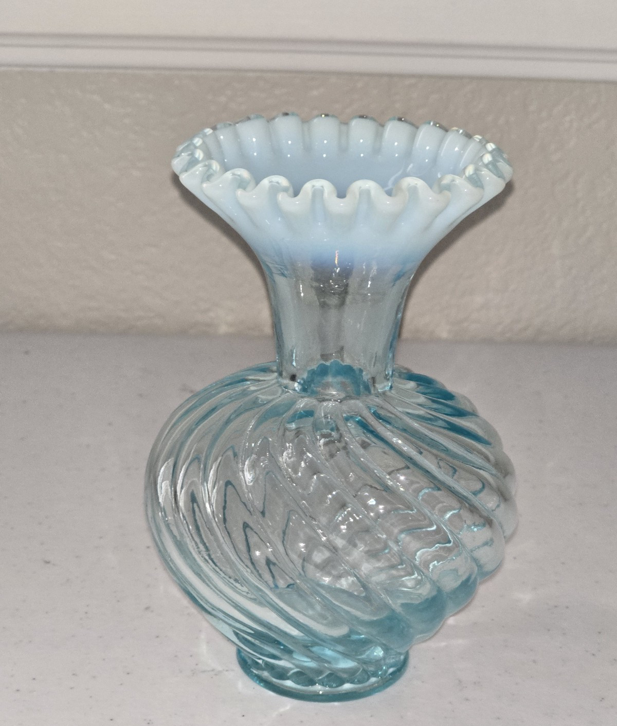 Vintage Fenton Blue Opalescent Spiral Optic Ruffled Vase Melon Body 6.5” x 4.5 
