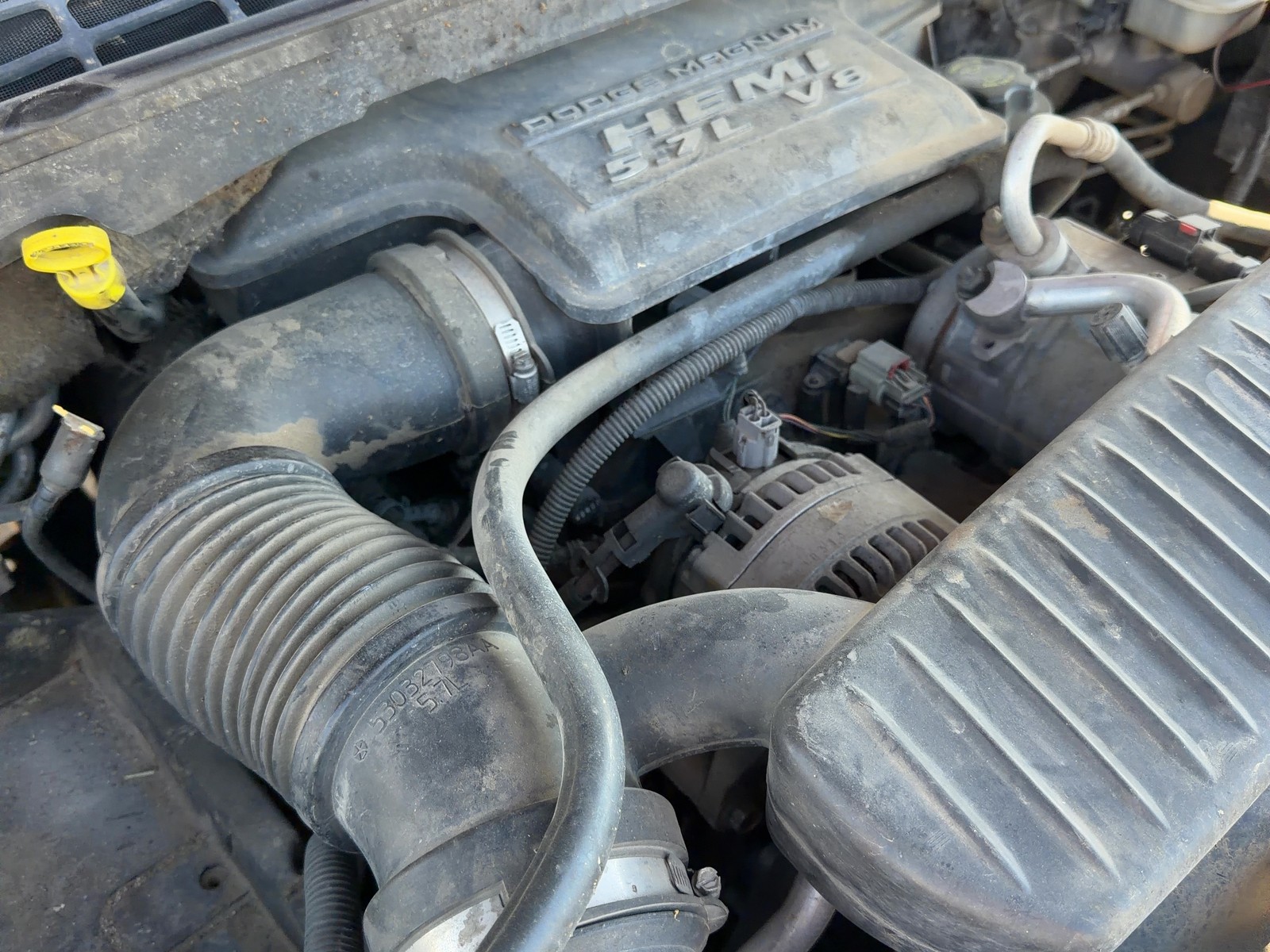 2006-2025 Dodge Durango Passenger Right Valve Cover OEM 5.7L 53022085AA