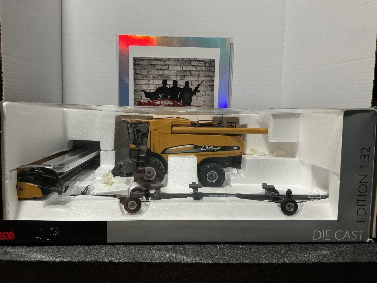1/32 SCHUCO CHALLENGER 680B COMBINE HARVESTER DIE-CAST MODEL 1/32 SCHUCO CHALLENGER 680B COMBINE HARVESTER DIE-CAST MODEL