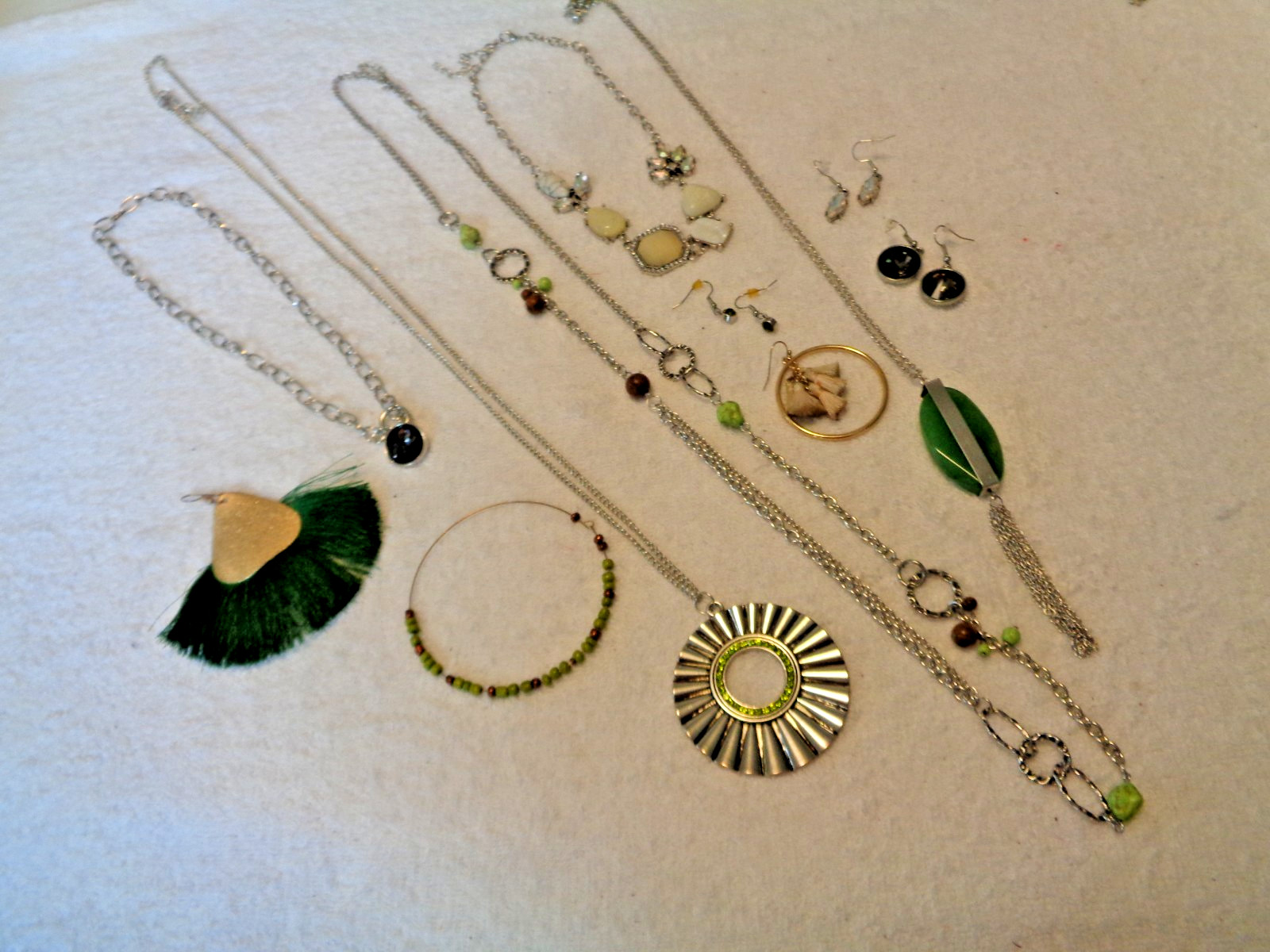Bohemian Dreamer Retro Silver & Greens Beads Bling Feathers Jewelry N Parts Lot Bohemian Dreamer Retro Silver & Greens Beads Bling Feathers Jewelry N Parts Lot