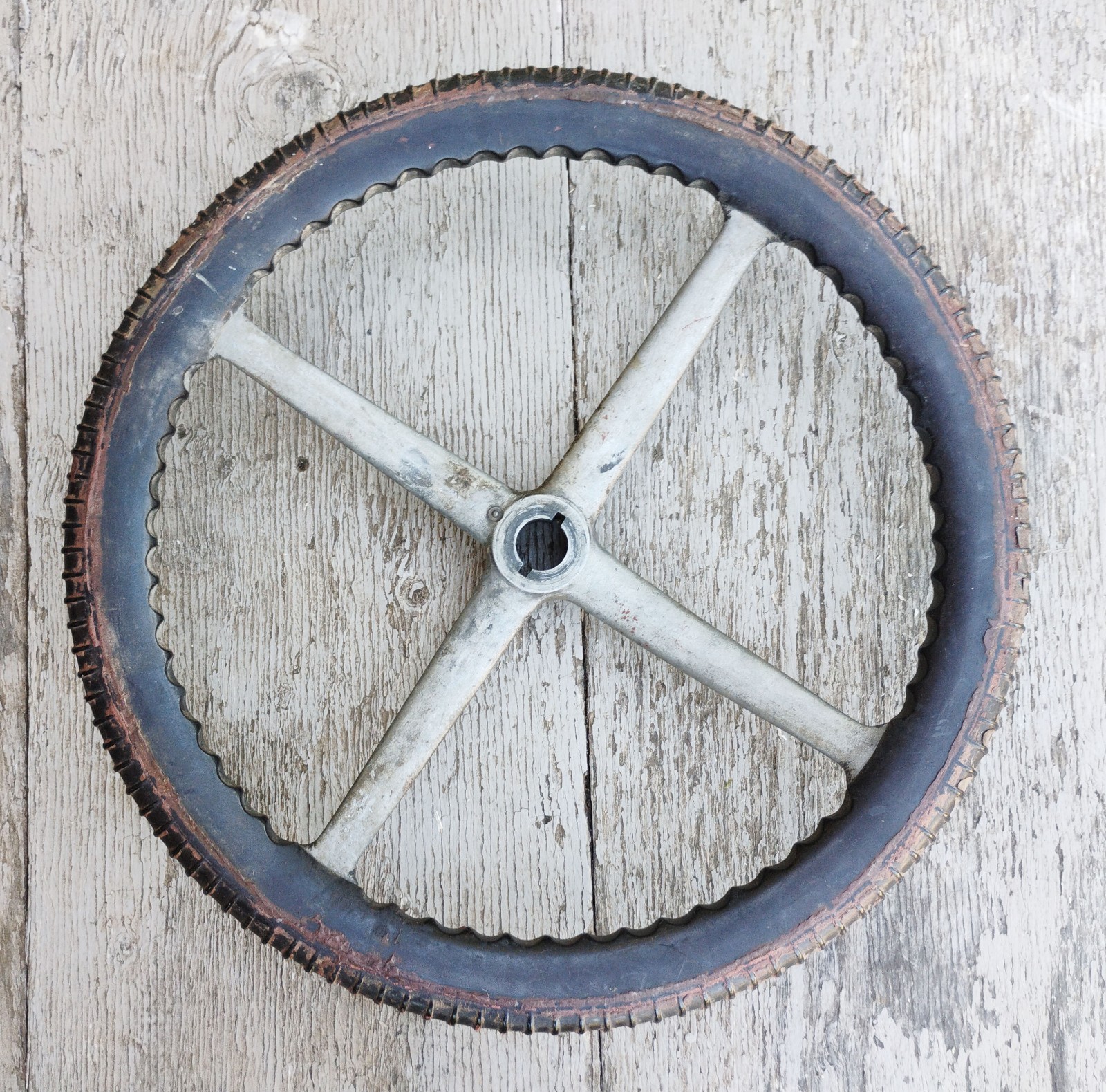 Vintage Allis‑Chalmers Monarch Crawler Steering Wheel 18