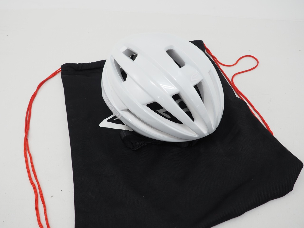 New Ekoi Gara Road Cycling Helmet Adult Unisex Size Small 52-54cm White