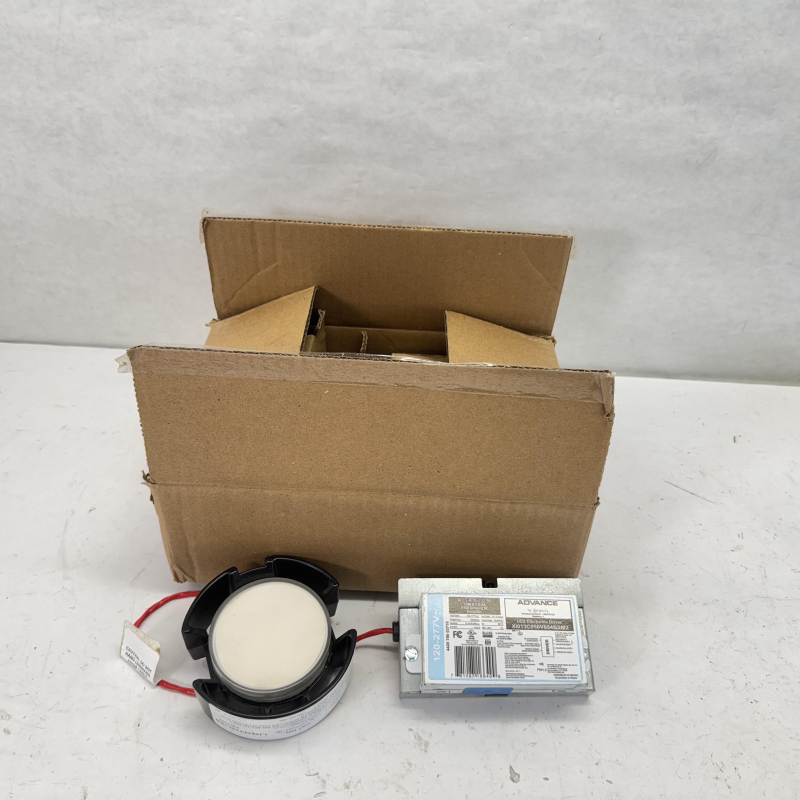 Lightolier Signify C4L10935WZ10U LED Module Advance Driver XI013C050V054BSM2