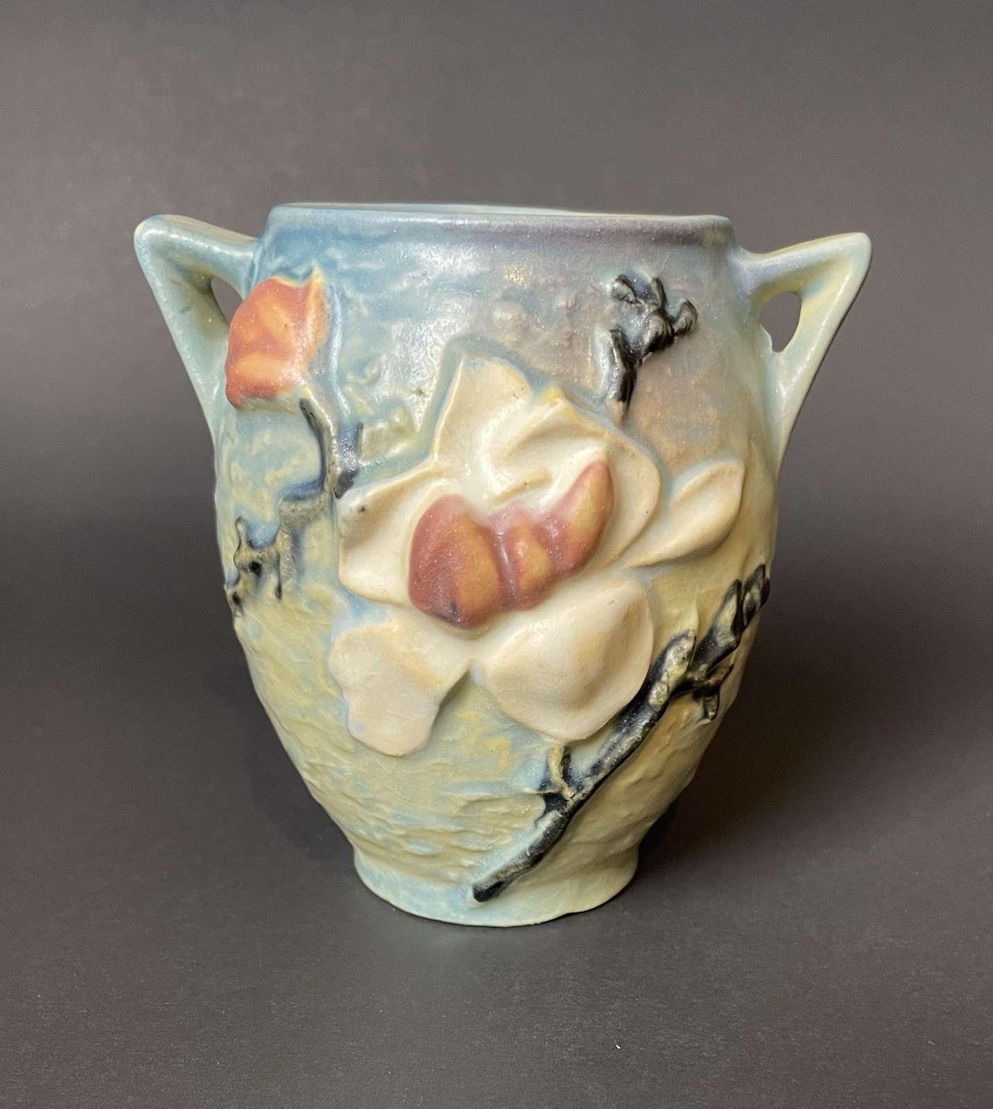 Roseville Pottery Magnolia Double-Handled Vase blue 86-4