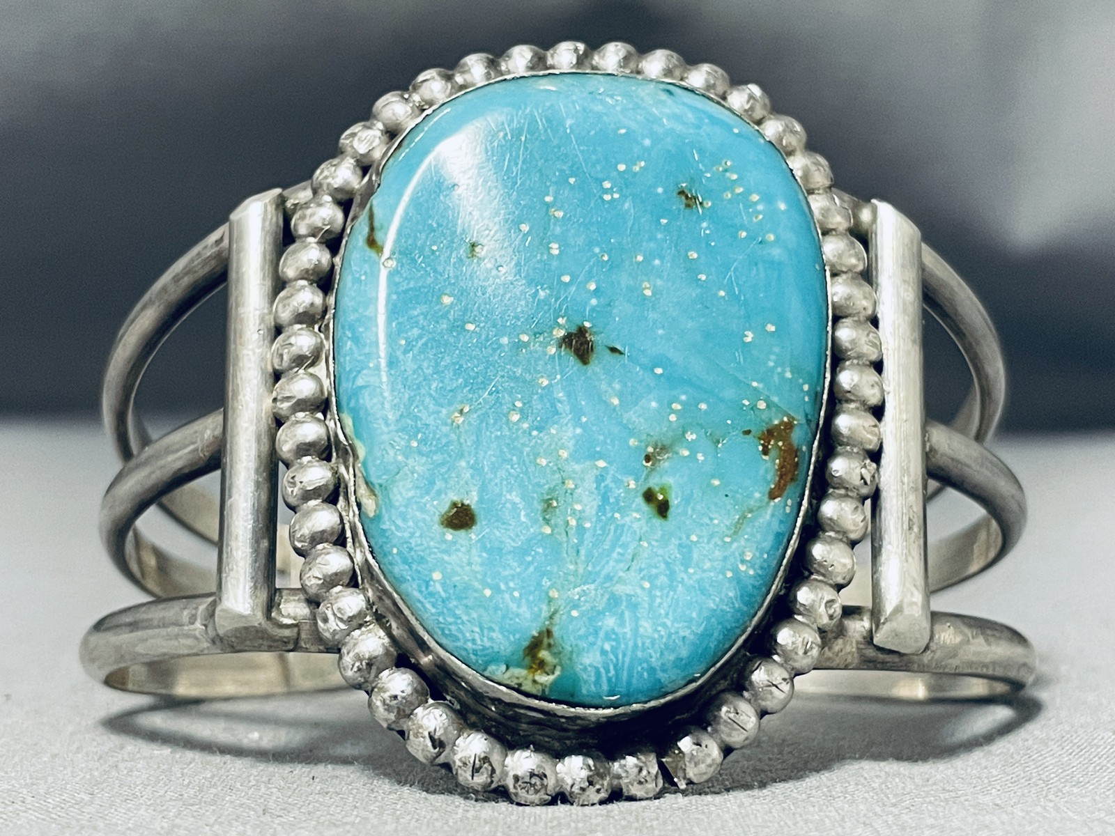 COLOSSAL VINTAGE NAVAJO BLUE GEM TURQUOISE STERLING SILVER BRACELET