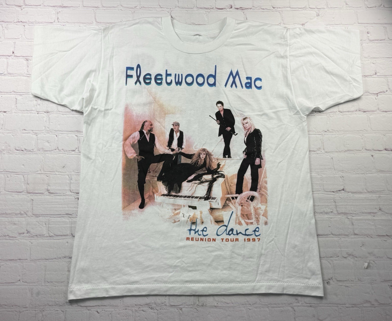 Vintage Fleetwood Mac 97\' The Dance Reunion Tour Concert T-shirt Size Large Vintage Fleetwood Mac 97\' The Dance Reunion Tour Concert T-shirt Size Large