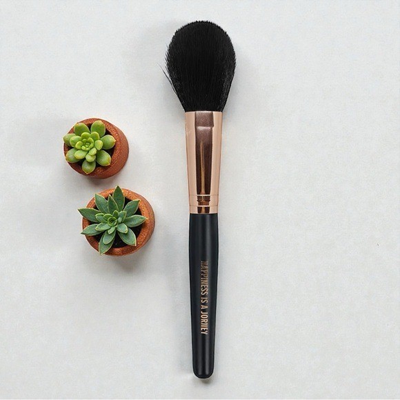 RealHer Happiness Is A Journey Blush and Contouring Brush NEW PC