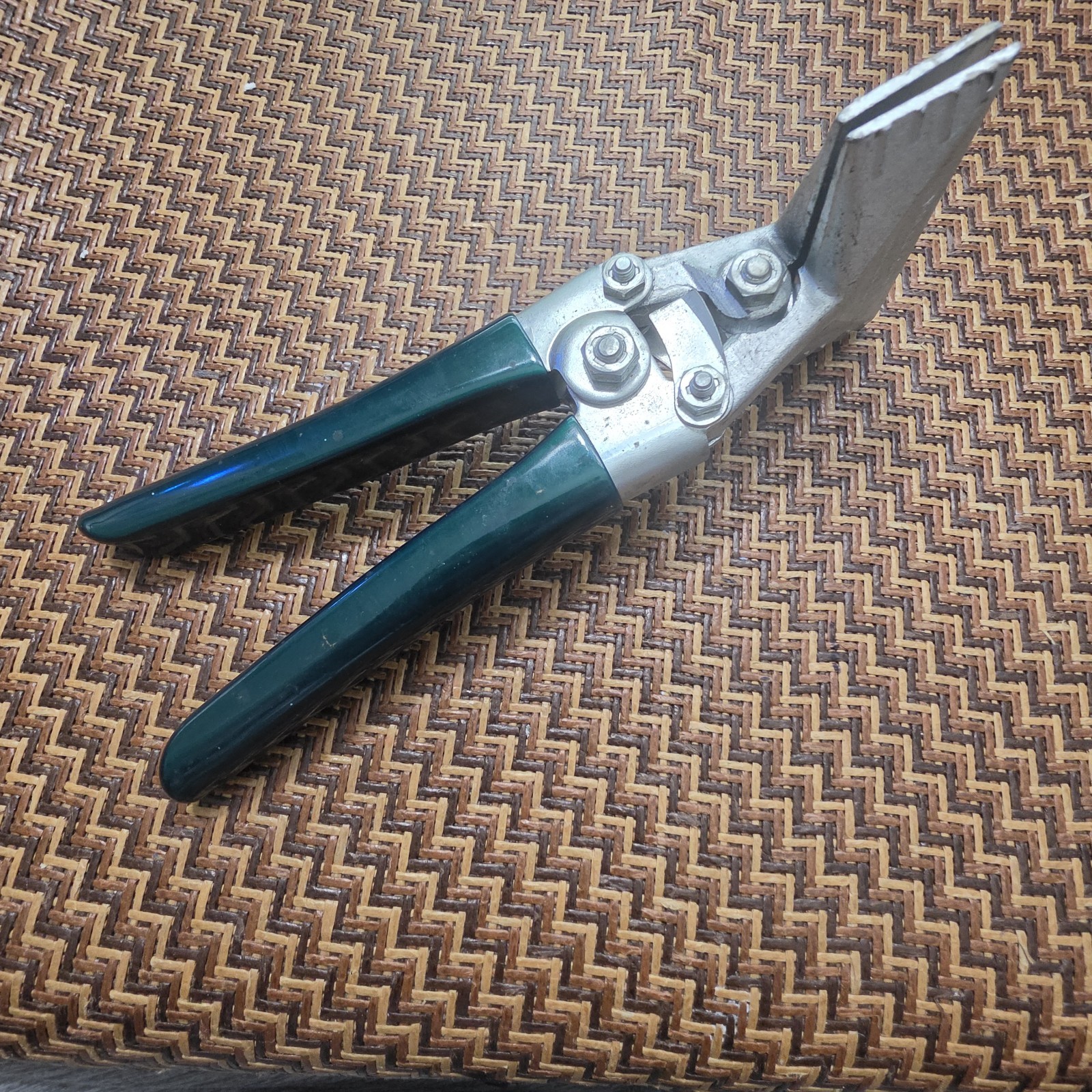 Vintage Malco S-2 hand seamer 3\