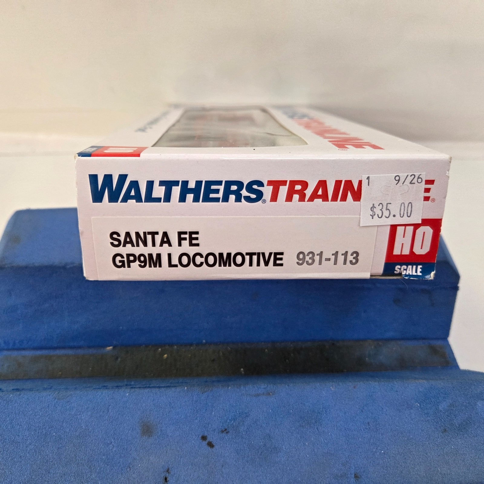 Walthers Trainline Ho Santa Fe GP9 Locomotive #2092 Walthers Trainline Ho Santa Fe GP9 Locomotive #2092