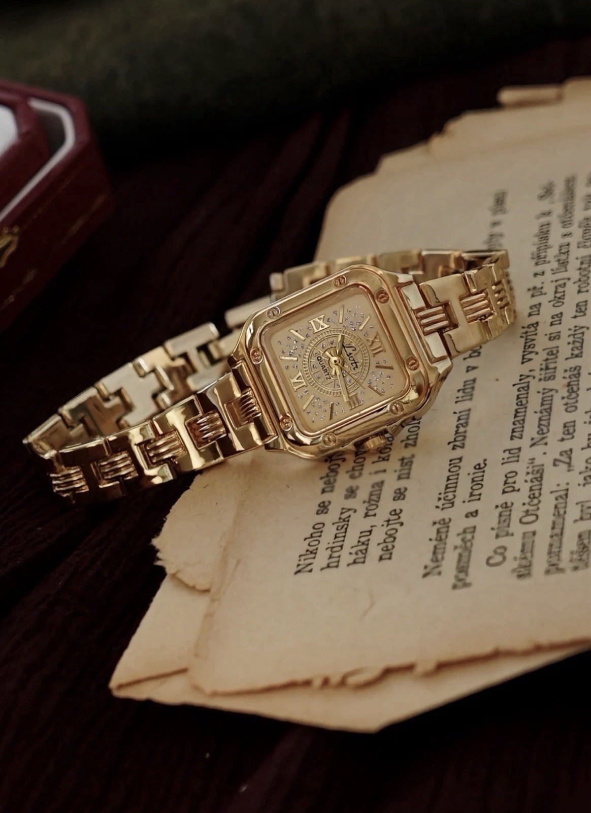 Vintage Style Gold Bracelet Watch Women Square Roman Dial Elegant Wristwatch