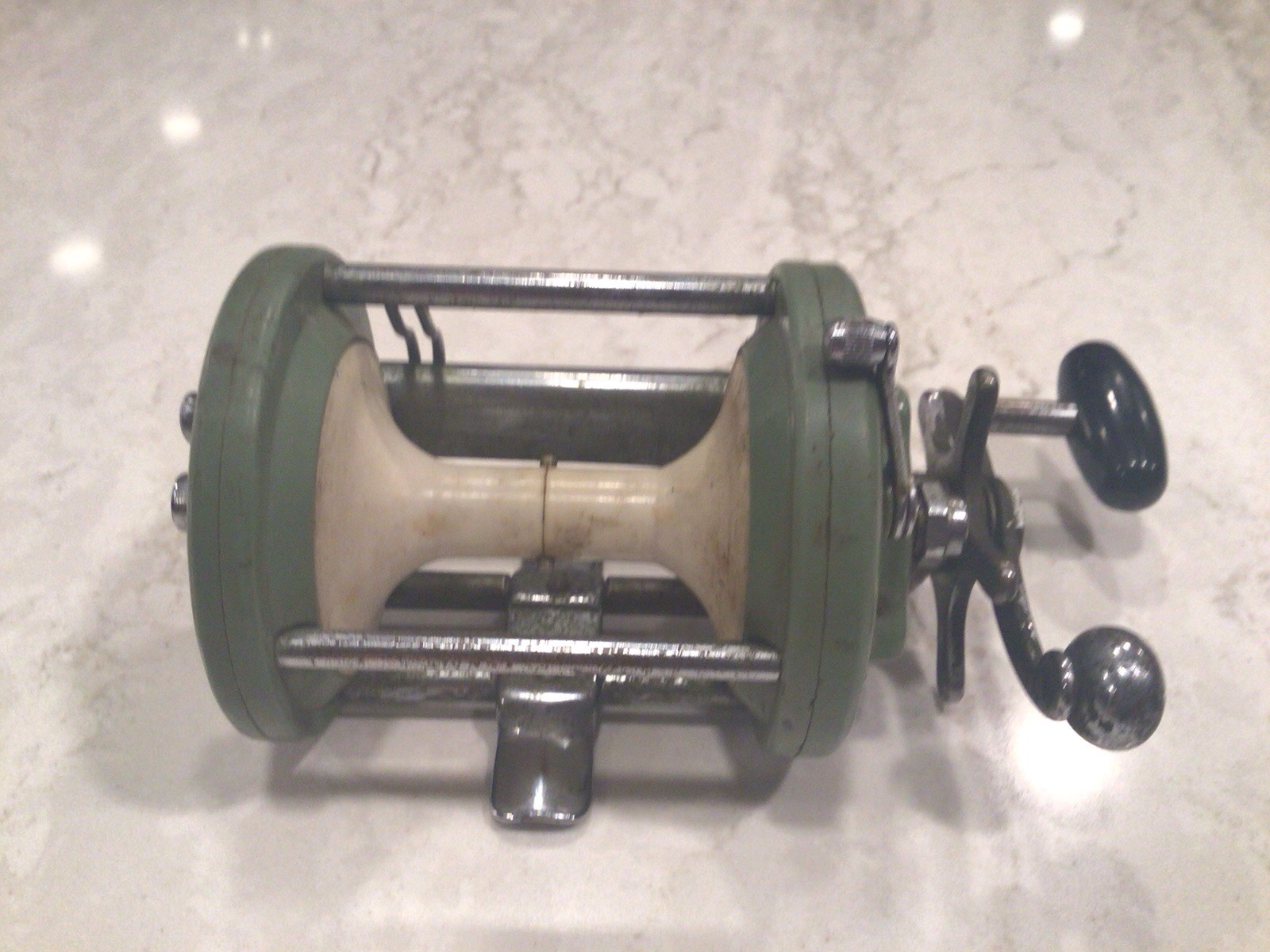 Shakespeare Service 2030 Glaskyd Vintage Baitcast Reel