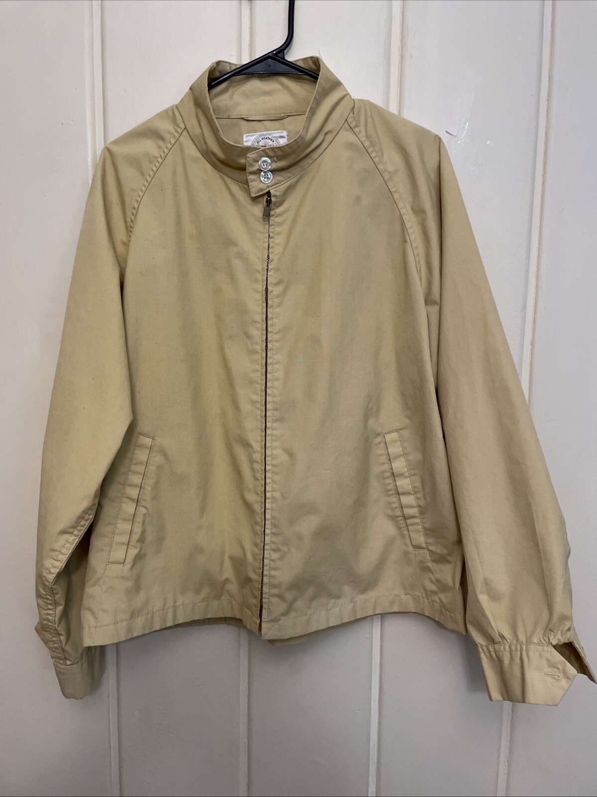 Peters Vintage True 60’s Windbreaker USA Wash And Wear See Measurements Gold Peters Vintage True 60’s Windbreaker USA Wash And Wear See Measurements Gold