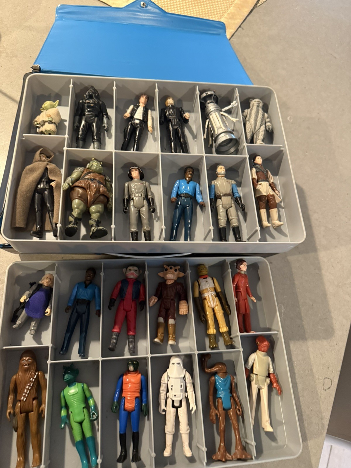 Lot of 24 Vintage Star Wars Action Figures 1977-83 Kenner With Case Lot of 24 Vintage Star Wars Action Figures 1977-83 Kenner With Case