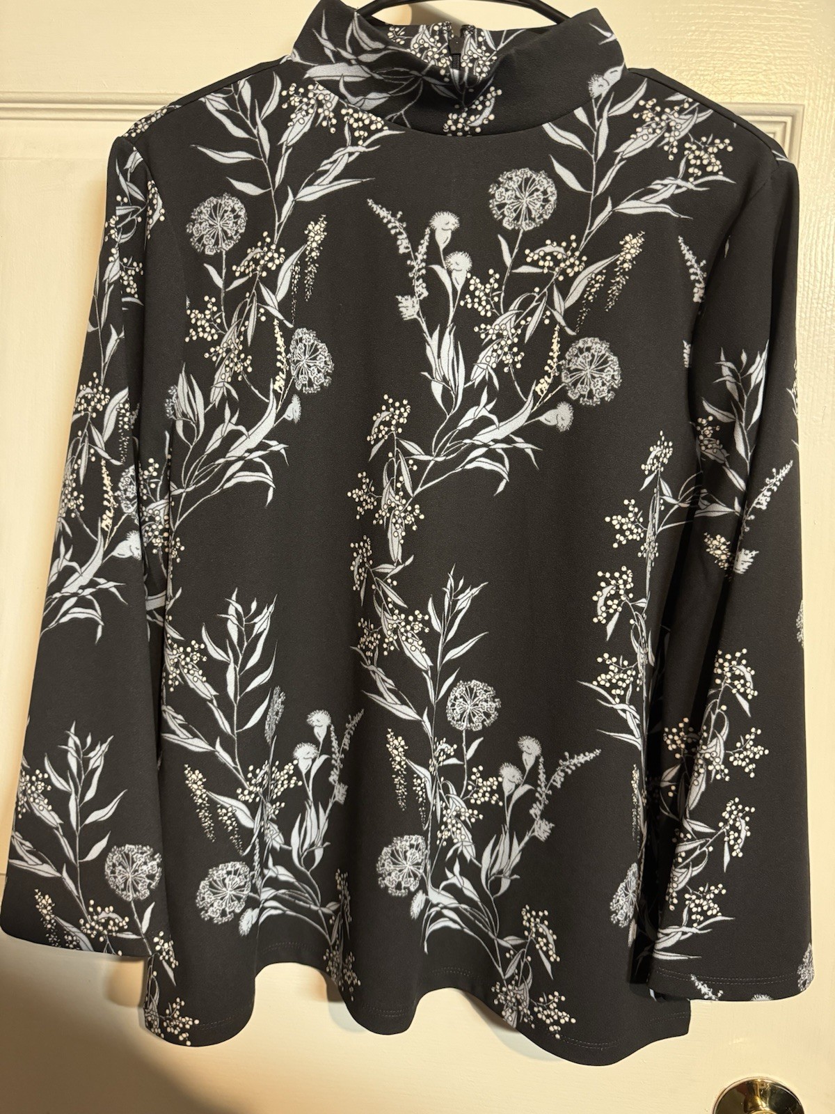 Ann Taylor Top Large
