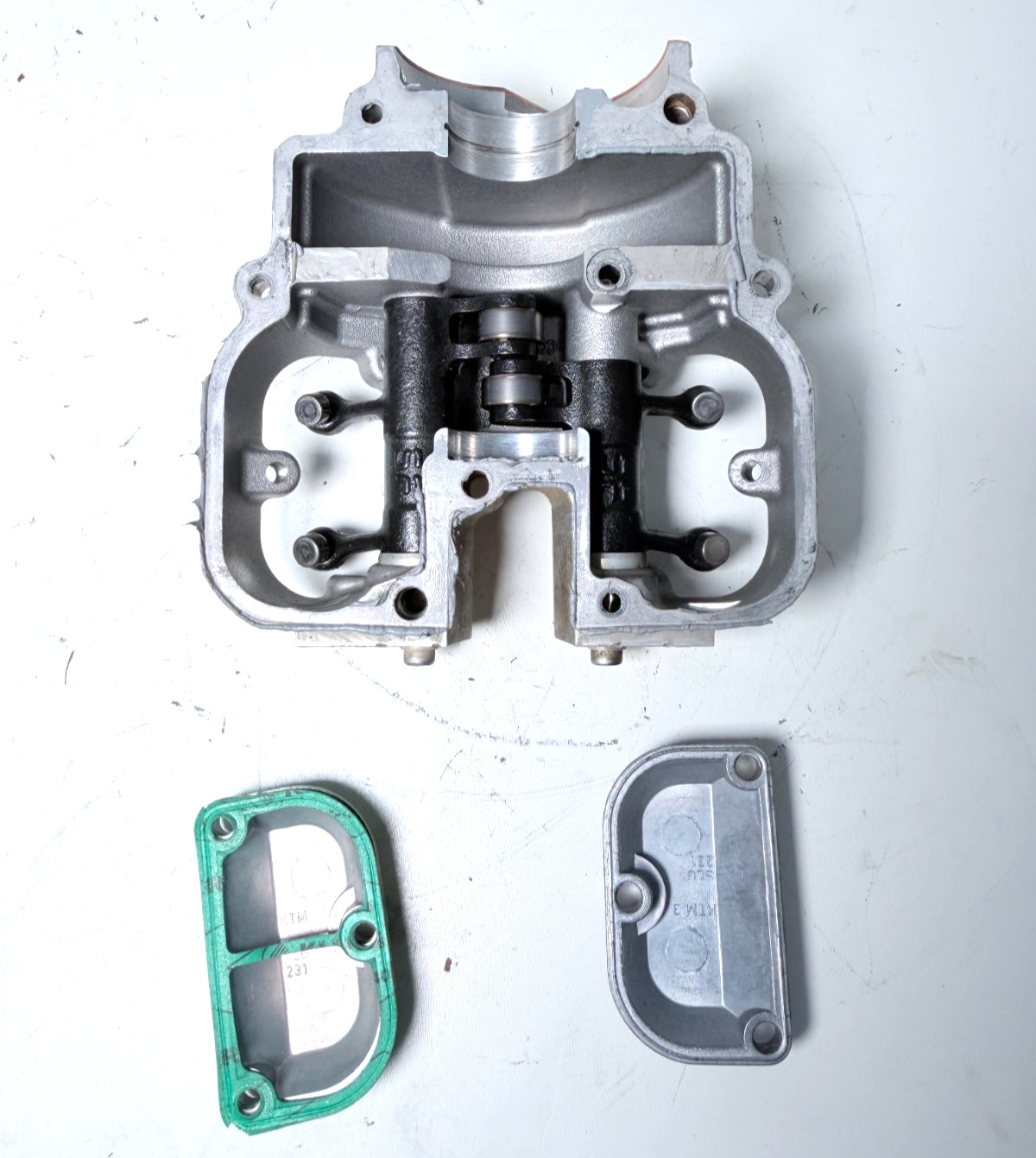 08- 12 KTM 450XC 525XC ATV ENGINE VALVE HEAD COVER W/ ROCKER ARMS 83036020144 08- 12 KTM 450XC 525XC ATV ENGINE VALVE HEAD COVER W/ ROCKER ARMS 83036020144