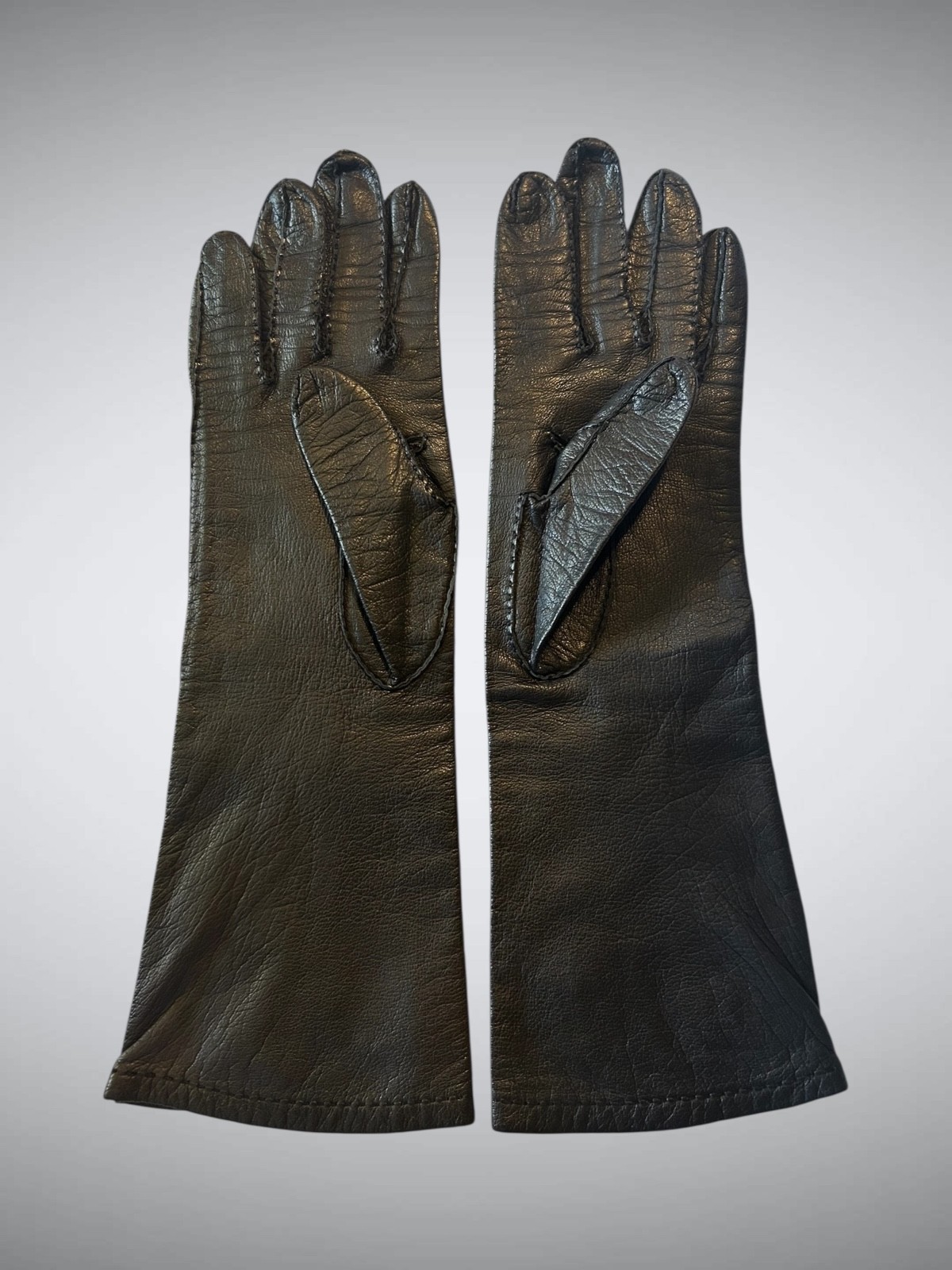 HERMES PARIS VINTAGE BLACK LEATHER LADIES GLOVES C1950s, Size Small