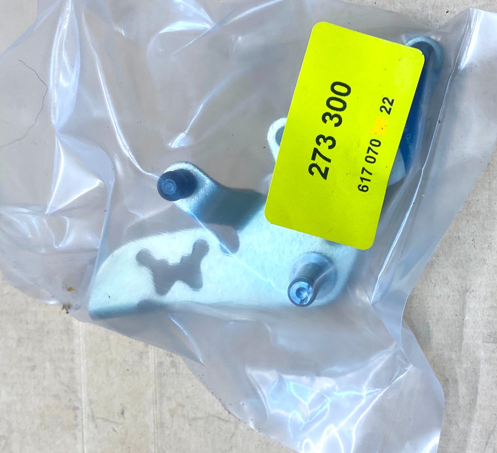 Mercedes 300D W115,W123 non turbo accelerator linkage 6170703222 Mercedes 300D W115,W123 non turbo accelerator linkage 6170703222