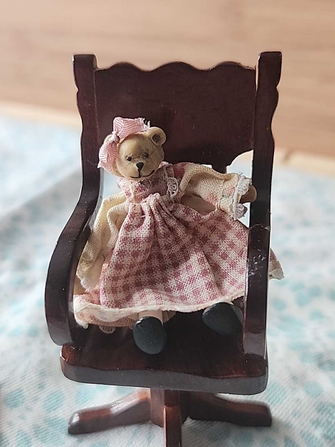 1:12 Dollhouse Miniature Teddy Bear Doll by Artisan Maureen Thomas Vintage IGMA