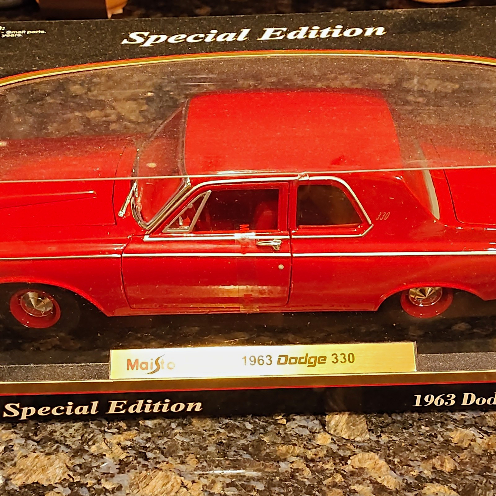 Maisto 1:18 1963 Dodge 330 Red Diecast Model Car Special Edition