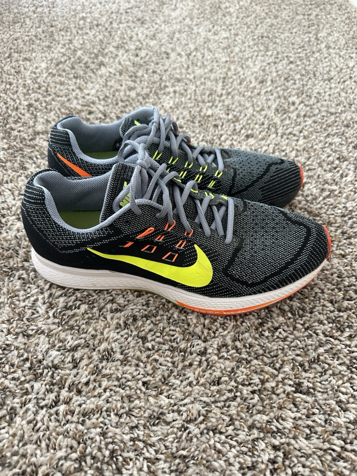 Nike Air Zoom Structure 18 Men’s Low Top Running Shoe Sneaker Lace Up