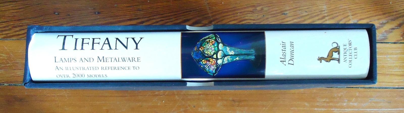 Tiffany Lamps and Metalware: An Illustrated Reference to Over 2000 Models Duncan