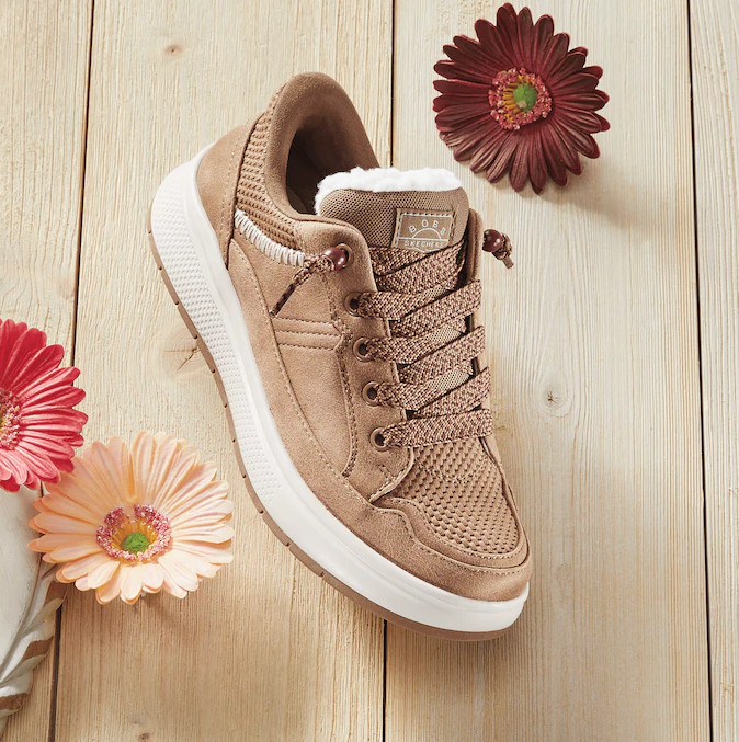 HOT SALE Skechers Women's Slip-Ins Skip Cute Wave Sneaker Chestnut Medium AUTH