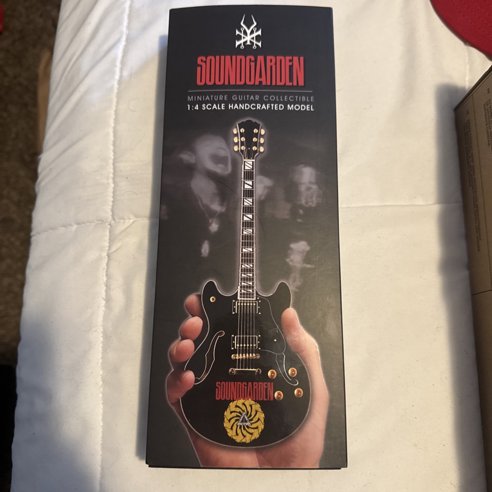 Soundgarden Chris Cornell-Axe Heaven Collectible Black Mini Guitar Replica