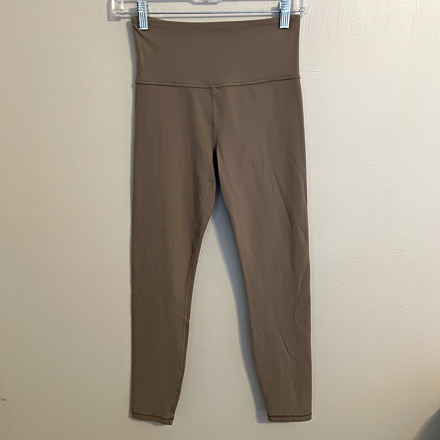 Athleta Elation Ultra High Rise 7/8 Tight Leggings Pull On Stretch XS Taupe