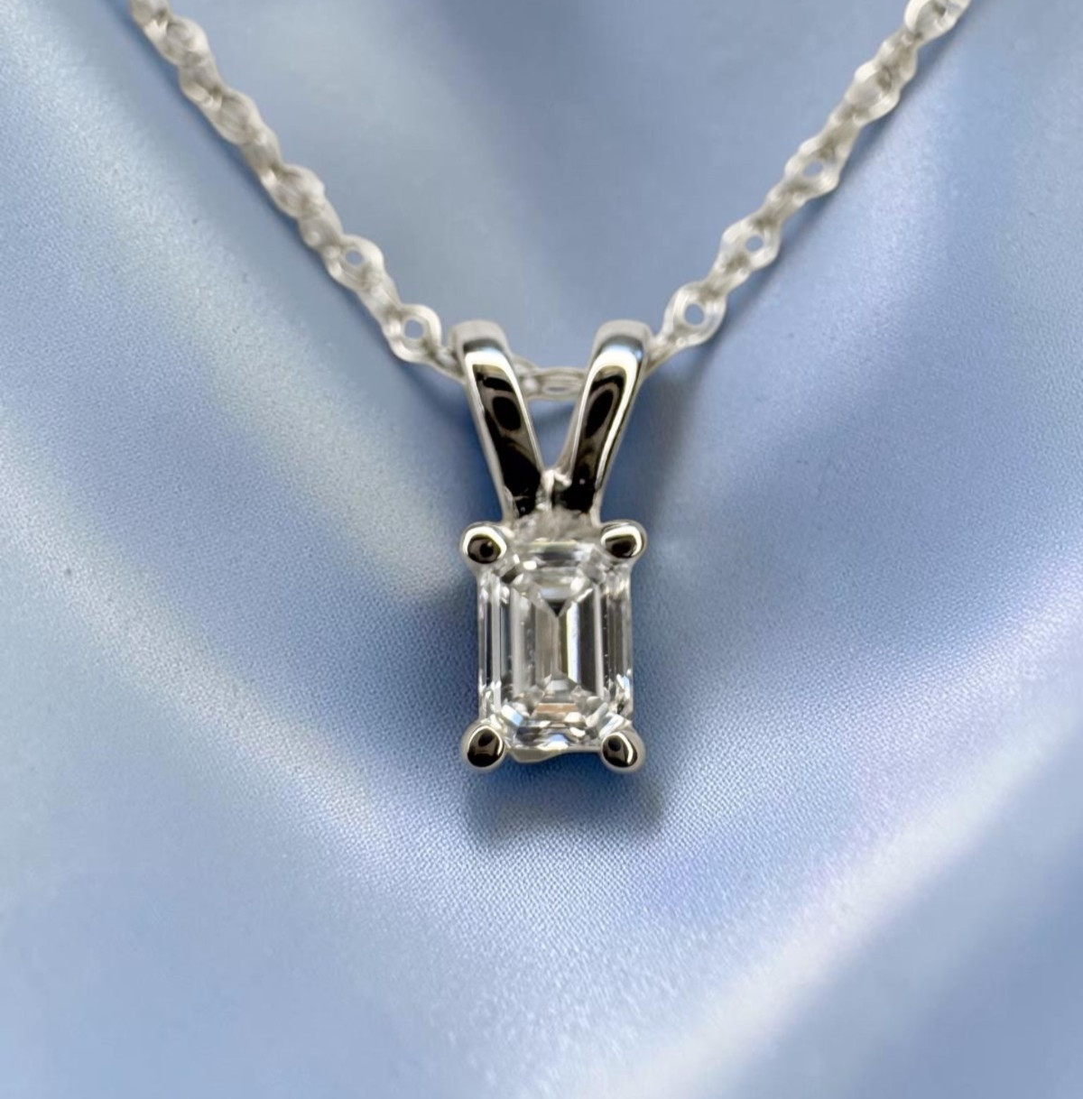 VINTAGE 14K White Gold Natural Diamond Necklace 1/10ct Emerald Cut Solitaire 18\