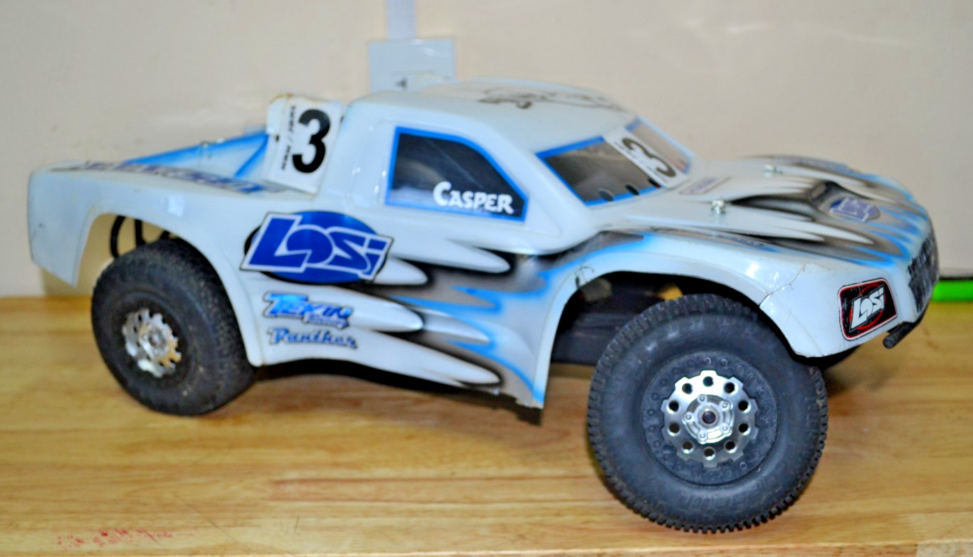 Team Losi Racing XXX-SCB 1/10 Scale Short Course Truck Spektrum Radio Tekin ESC