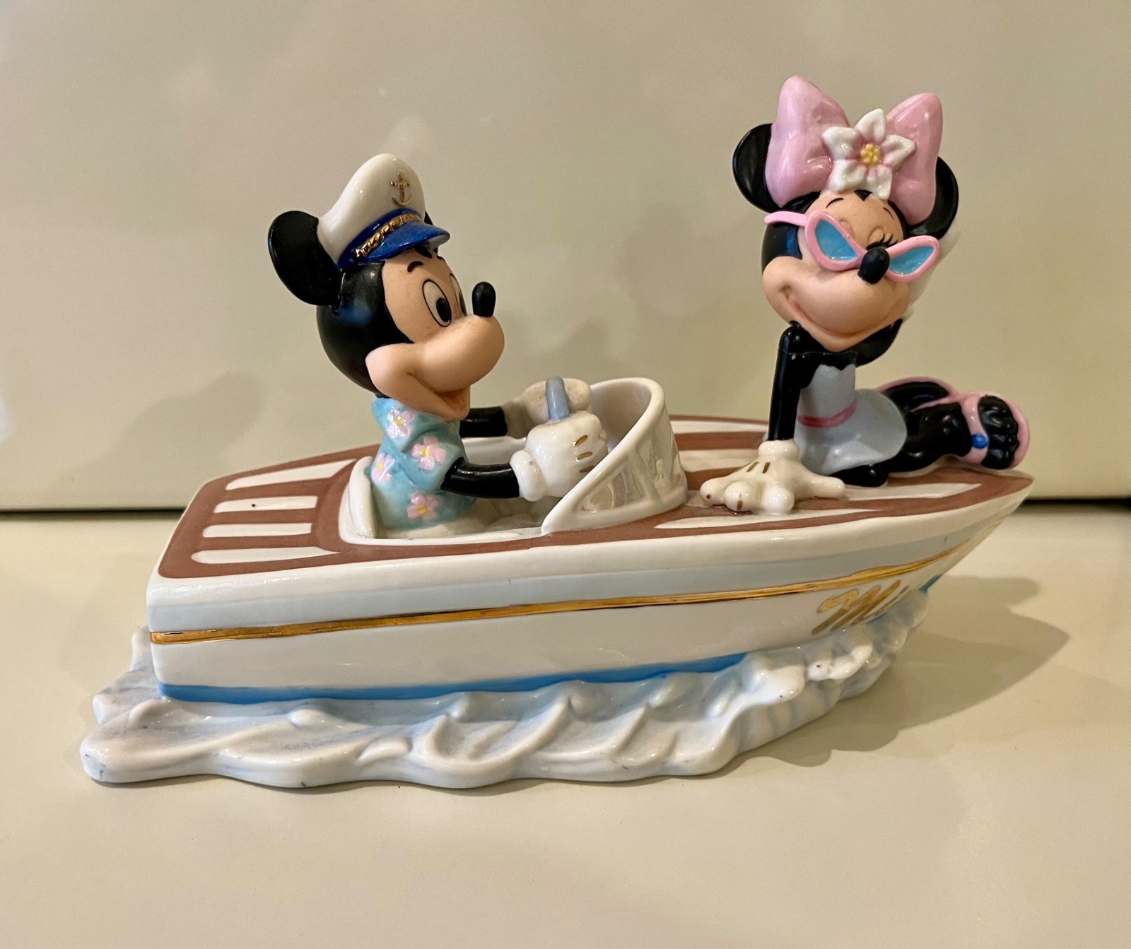Lenox Disney Cruising The Waves With Minnie & Mickey Mouse Figurine Lenox Disney Cruising The Waves With Minnie & Mickey Mouse Figurine