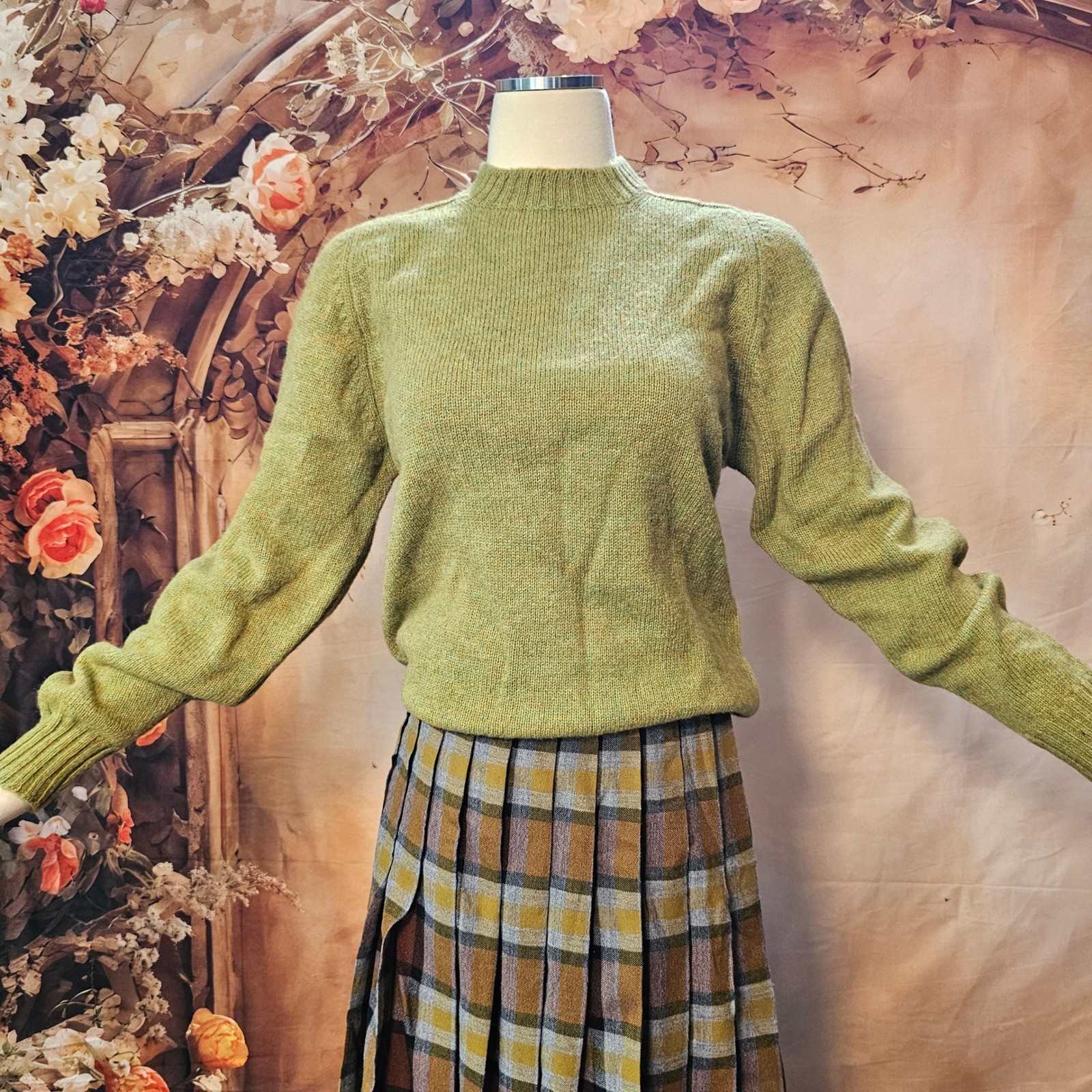 Vintage 1960s Bernhard Altmann Wool Sweater Crewneck Heathered Green 38