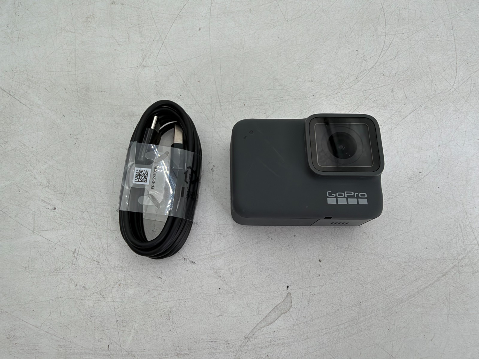 GoPro HERO 7 Silver Handheld Digital Action Camera 10MP 1440p Waterproof W/Cable GoPro HERO 7 Silver Handheld Digital Action Camera 10MP 1440p Waterproof W/Cable