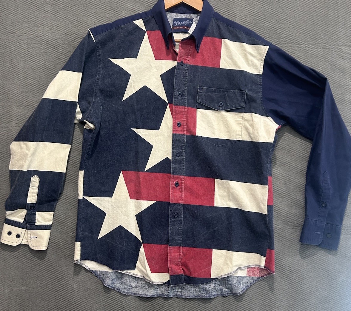 Vintage 90’s Wrangler Shirt Mens 16.5x35 Western X-Long Tails Made In USA Vintage 90’s Wrangler Shirt Mens 16.5x35 Western X-Long Tails Made In USA