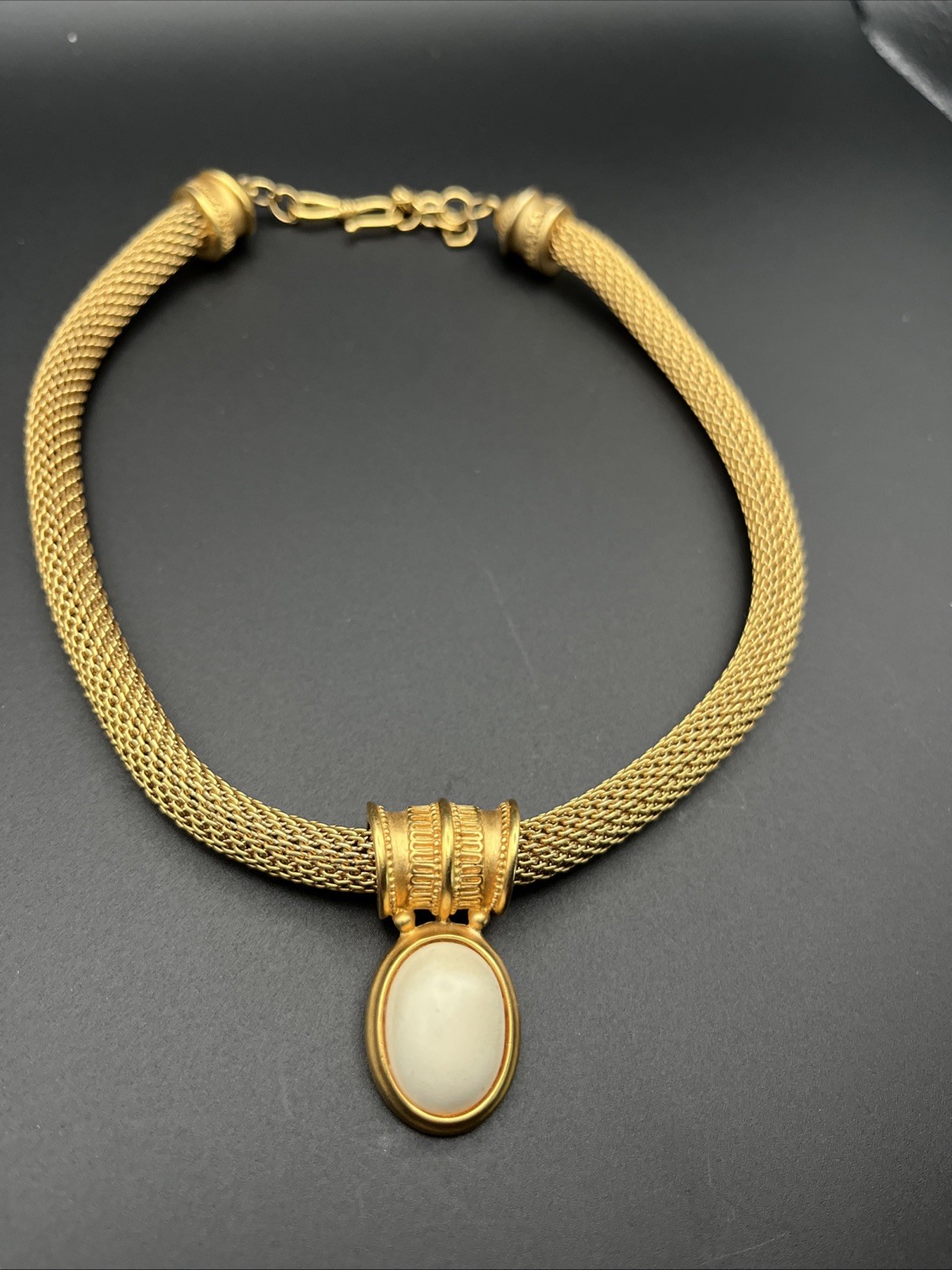 Vintage Signed MONET Gold Tone Mesh Choker Collar Necklace Stone