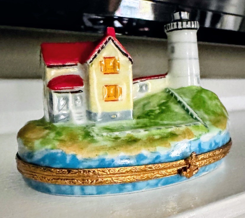 Limoges France  Nubble Lighthouse Collectible Box Signed RARE ARTORIA