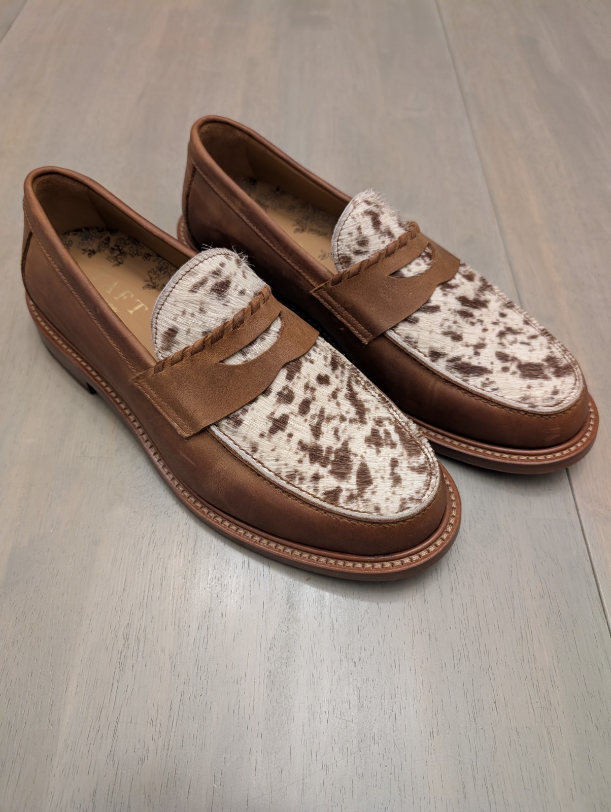 Beautiful TAFT Jack Loafers in Longhorn Hair Calf And Brown Leather Size 9