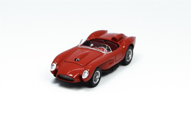 GFCC 1:64 250TR Diecast Model Car