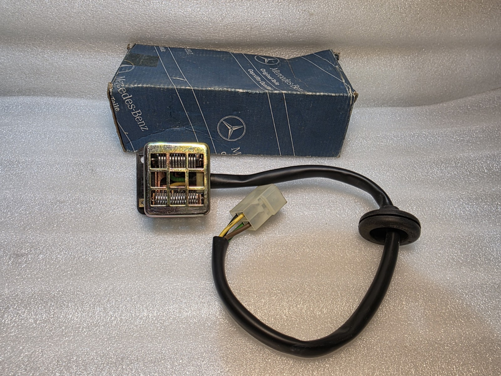 Mercedes C107 R107 W116 Heater Blower Motor Resistor OEM NOS A 000 821 21 60