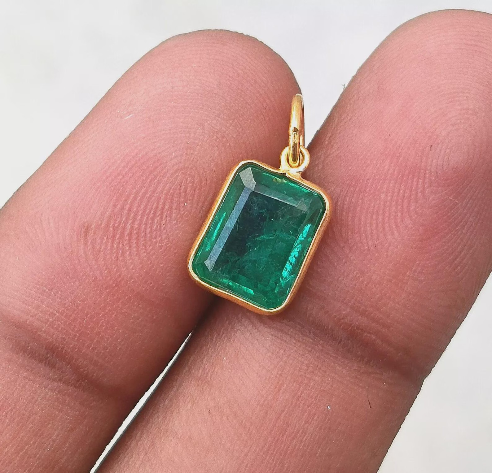 18k Solid Gold Emerald Handmade Charm Pendant - Dainty Gemstone Jewelry